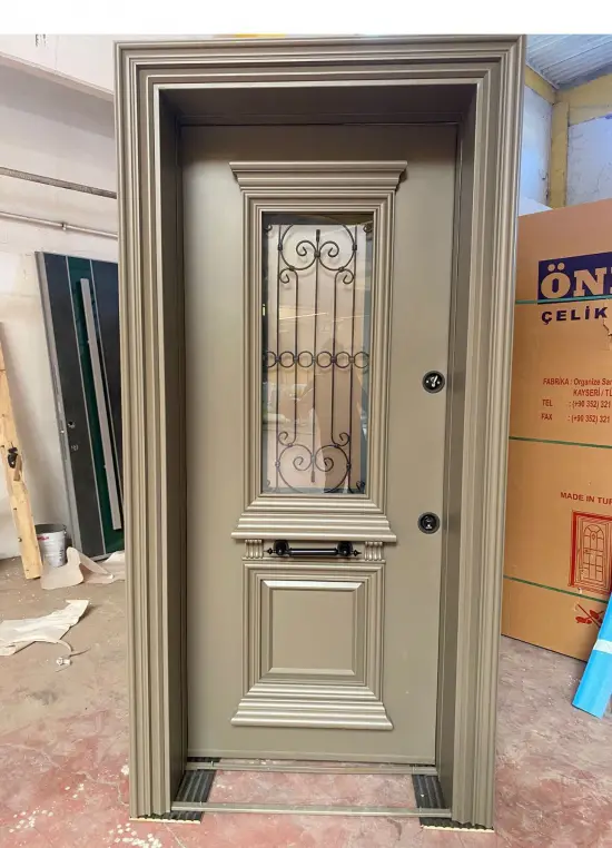 Alüminyum Camlı Çelik Kapı